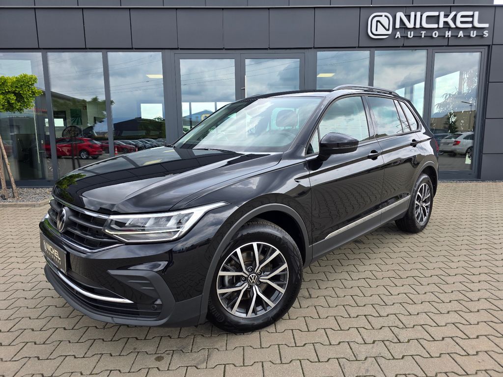Volkswagen Tiguan 2023 г. Чёрный, пробег 51000 км