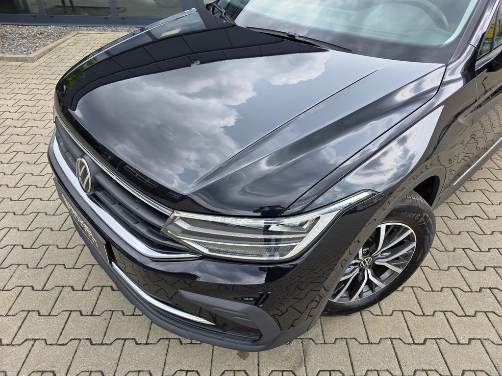 Volkswagen Tiguan 2023 г. Чёрный, пробег 51000 км