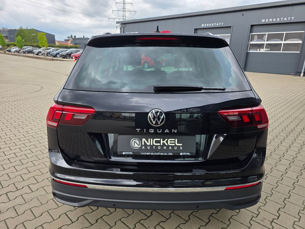 Volkswagen Tiguan 2023 г. Чёрный, пробег 51000 км