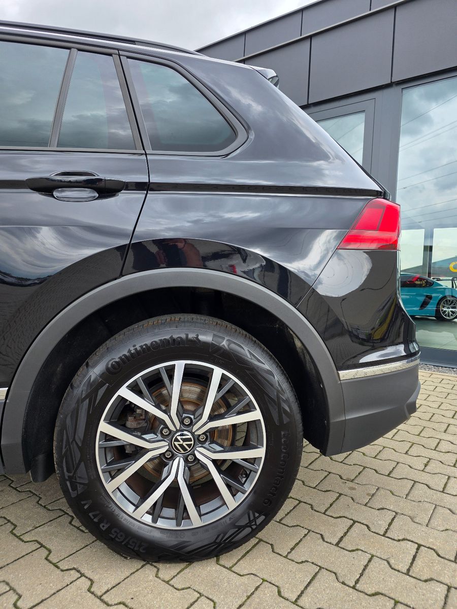 Volkswagen Tiguan 2023 г. Чёрный, пробег 51000 км