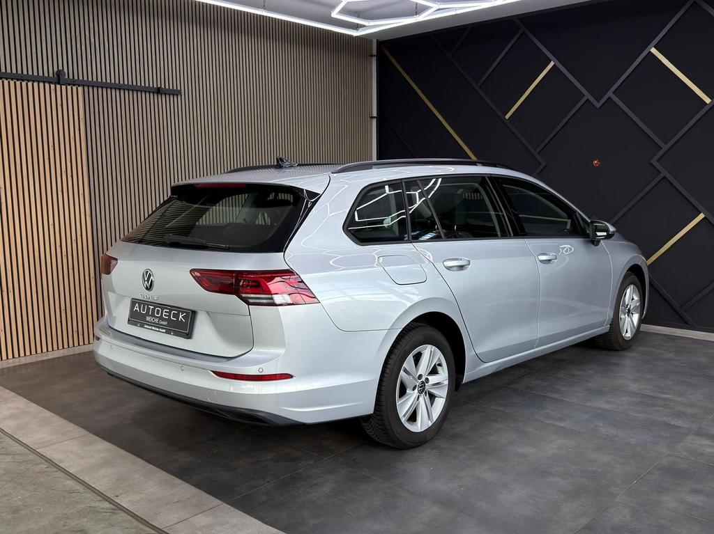 Volkswagen Golf 2023 г. Серебристый, пробег 38300 км