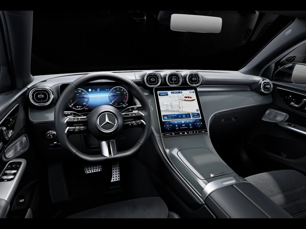 Mercedes-Benz GLC 200 2026 г. Чёрный, пробег 8050 км