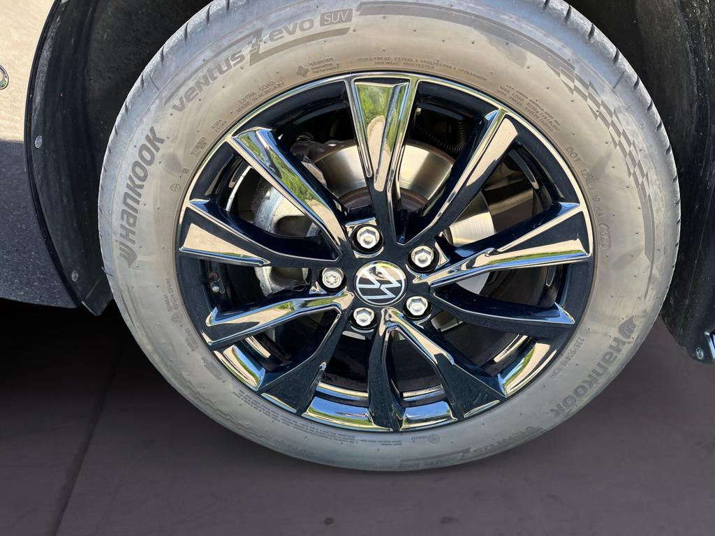 Volkswagen T7 MULTIVAN 2024 г. Чёрный, пробег 11509 км