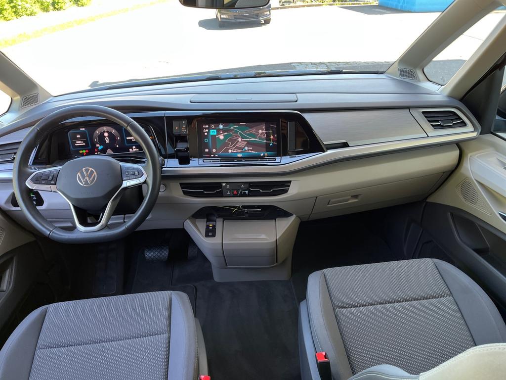 Volkswagen T7 MULTIVAN 2024 г. Чёрный, пробег 11509 км