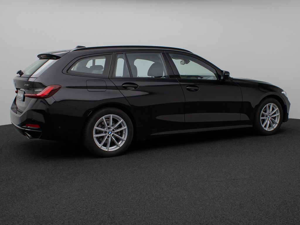 BMW 318 2025 г. Чёрный, пробег 11816 км