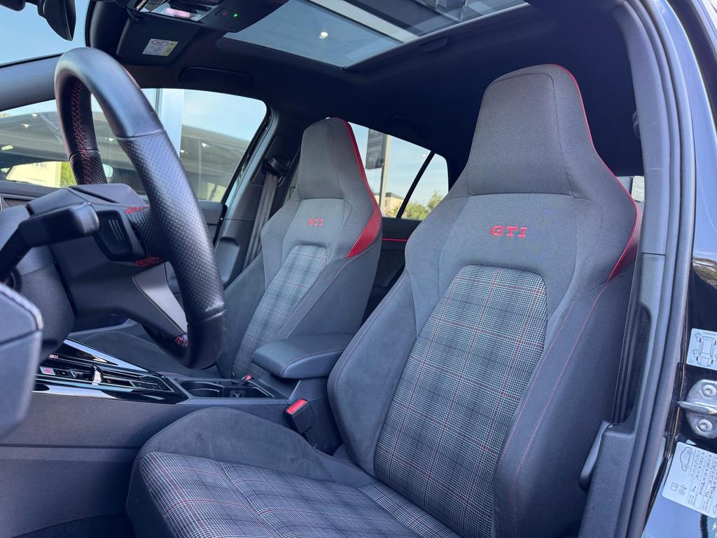 Volkswagen Golf 2025 г. Чёрный, пробег 57430 км
