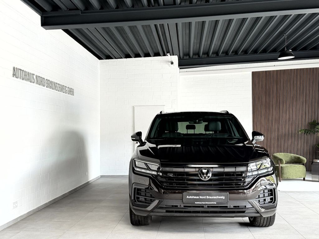 Volkswagen Touareg 2022 г. Коричневый, пробег 37651 км