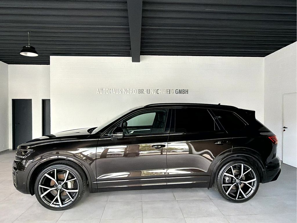 Volkswagen Touareg 2022 г. Коричневый, пробег 37651 км