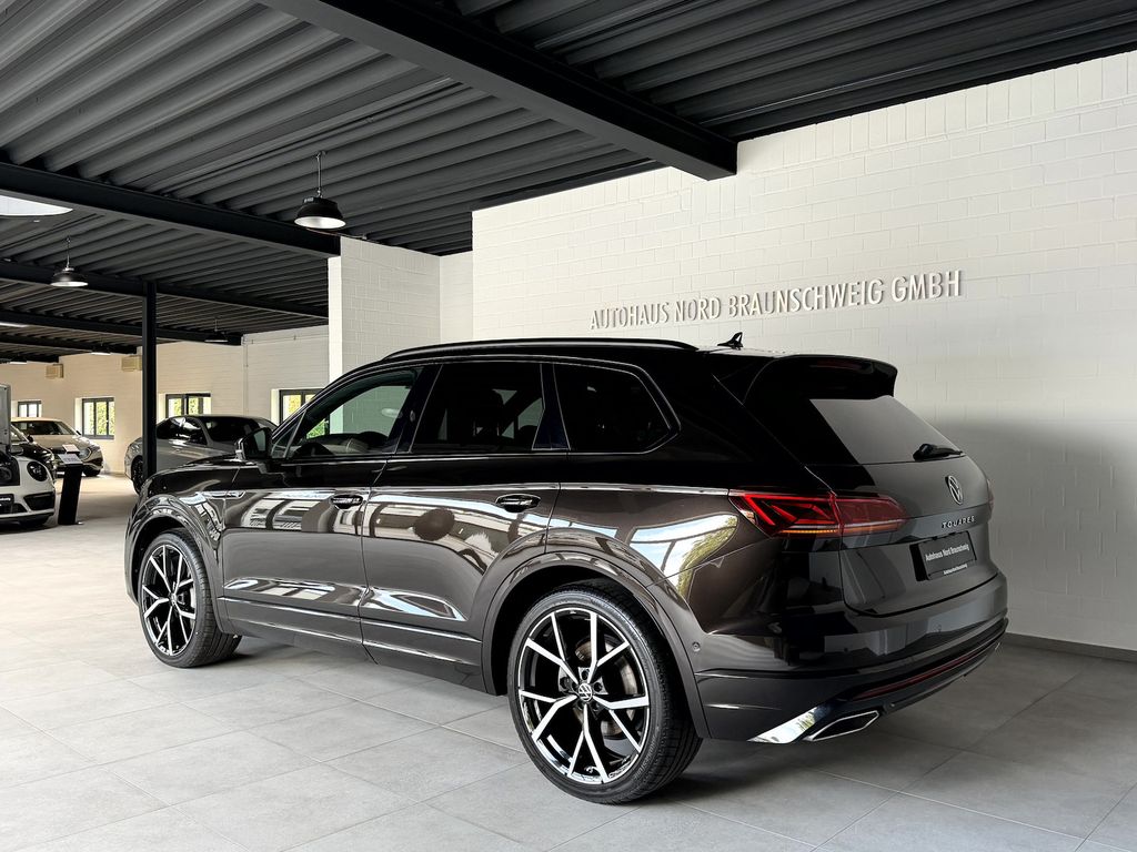 Volkswagen Touareg 2022 г. Коричневый, пробег 37651 км