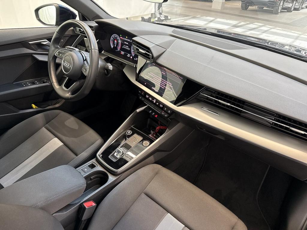 Audi A3 2022 г. Синий, пробег 57000 км