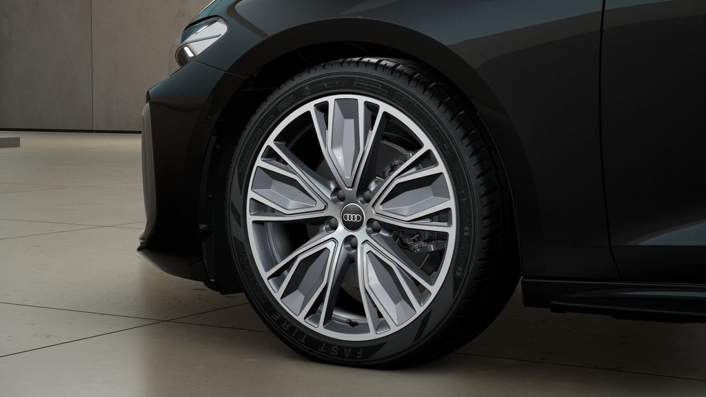 Audi A5 2025 г. Чёрный, пробег 27581 км