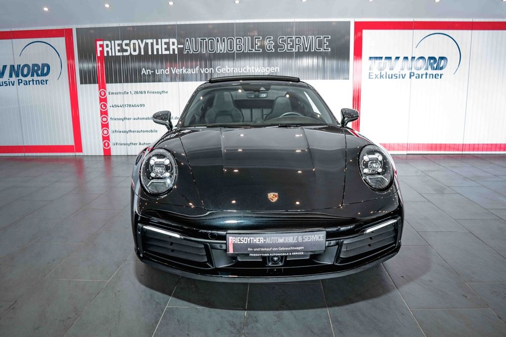 Porsche 992 2021 г. Чёрный, пробег 32450 км