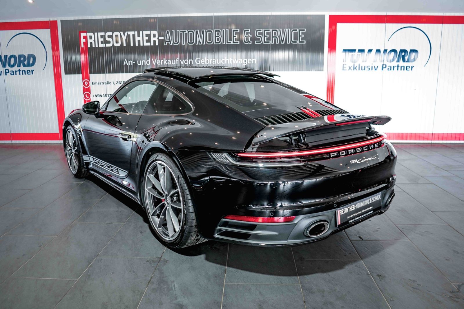 Porsche 992 2021 г. Чёрный, пробег 32450 км