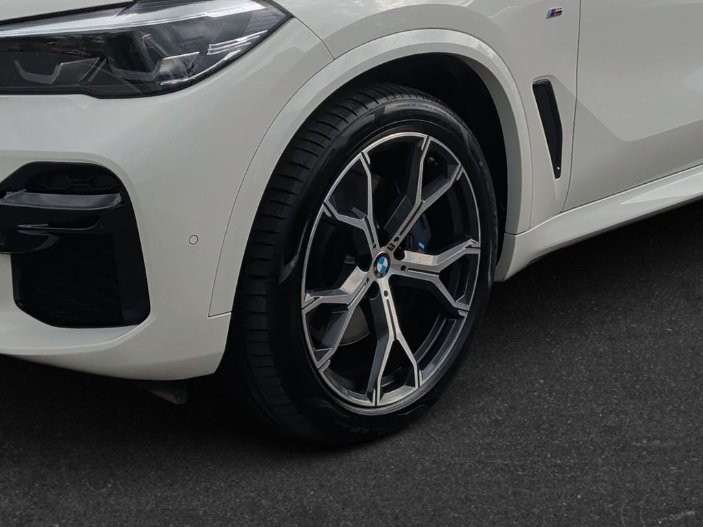 BMW X5 2023 г. Белый, пробег 53320 км