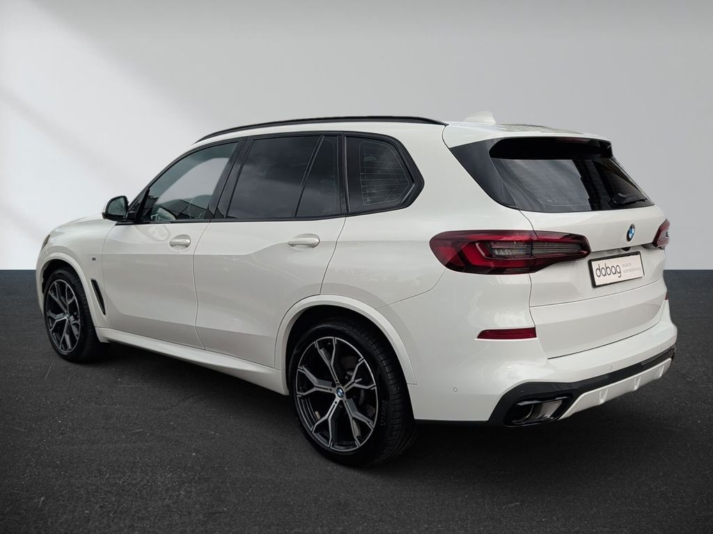 BMW X5 2023 г. Белый, пробег 53320 км