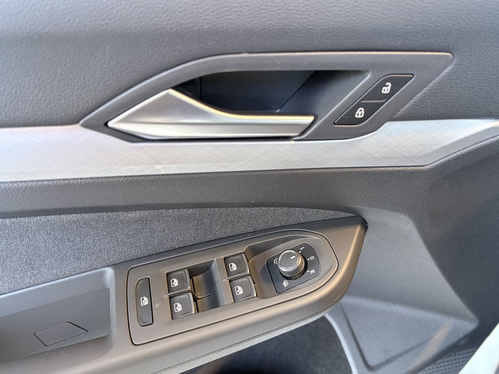 Volkswagen Golf 2025 г. Чёрный, пробег 24539 км