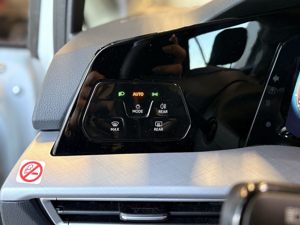 Volkswagen Golf 2025 г. Чёрный, пробег 24539 км