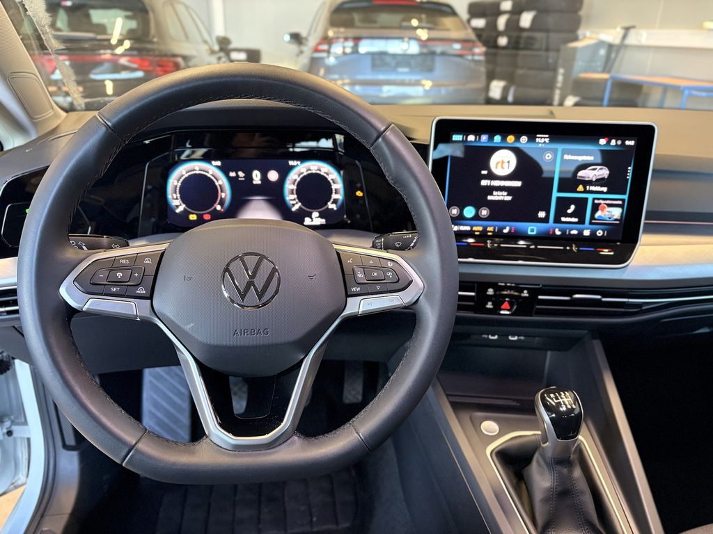 Volkswagen Golf 2025 г. Чёрный, пробег 24539 км