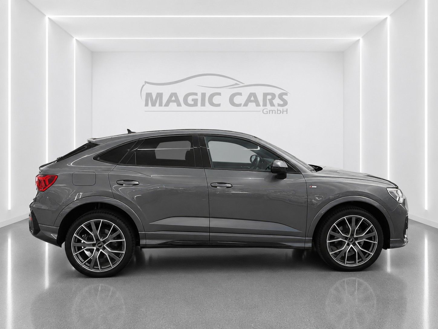 Audi Q3 2021 г. Серый, пробег 58000 км