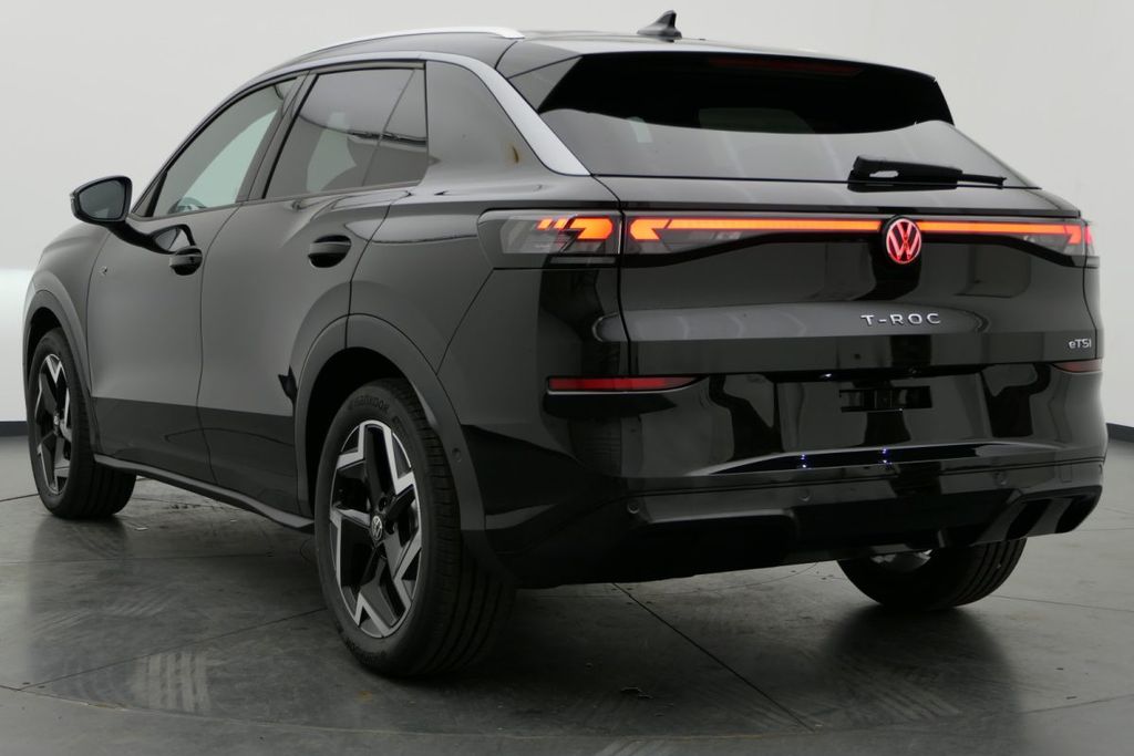 Volkswagen T-Roc 2026 г. Чёрный, пробег 10 км