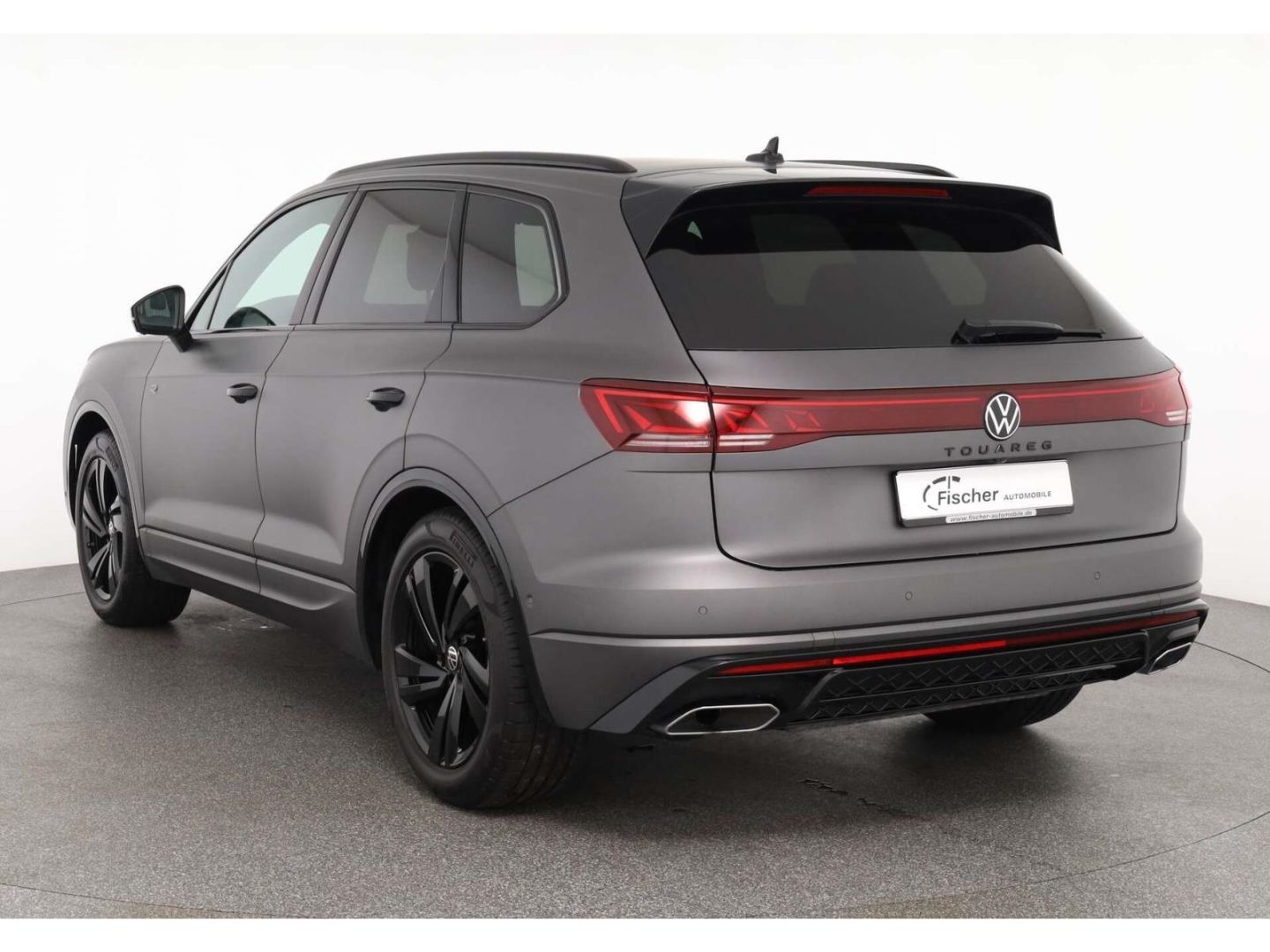 Volkswagen Touareg 2026 г. Серый, пробег 26479 км