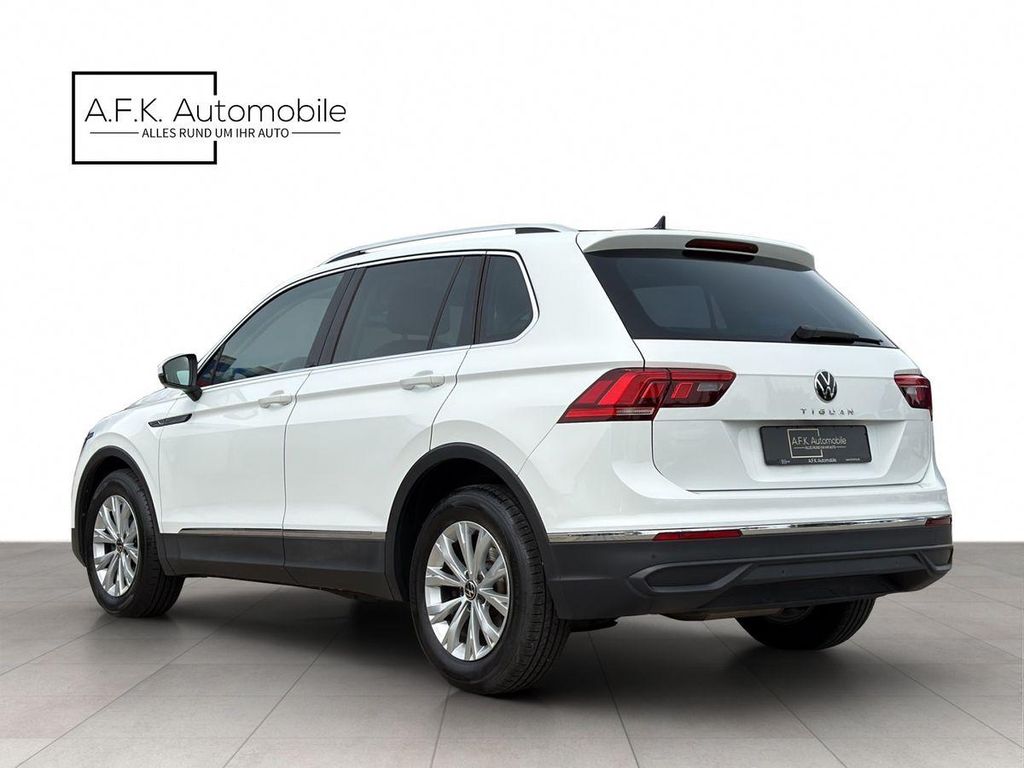 Volkswagen Tiguan 2024 г. Белый, пробег 34300 км