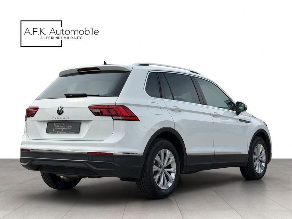 Volkswagen Tiguan 2024 г. Белый, пробег 34300 км