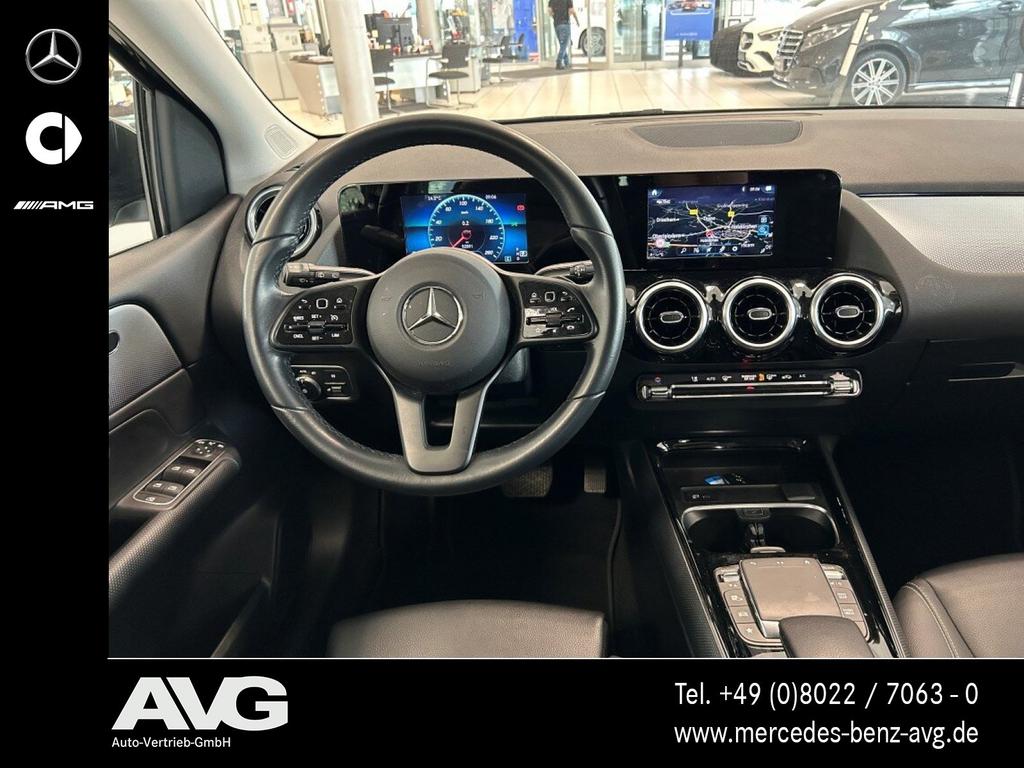 Mercedes-Benz B 180 2022 г. Чёрный, пробег 52890 км