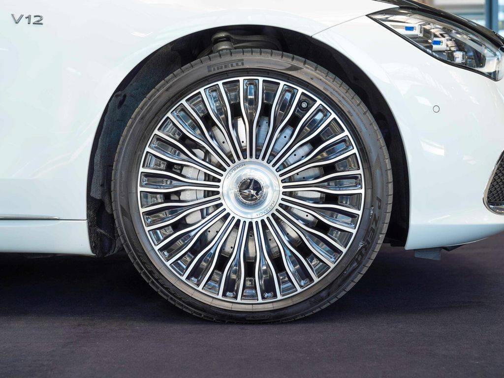 Mercedes-Benz S 680 2025 г. Белый, пробег 19295 км