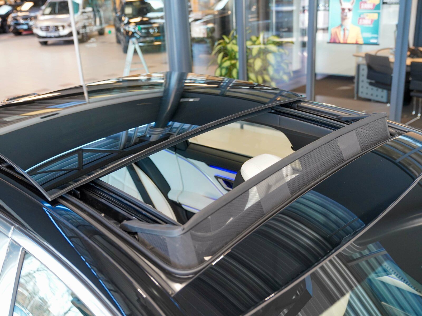 Mercedes-Benz S 680 2025 г. Белый, пробег 19295 км