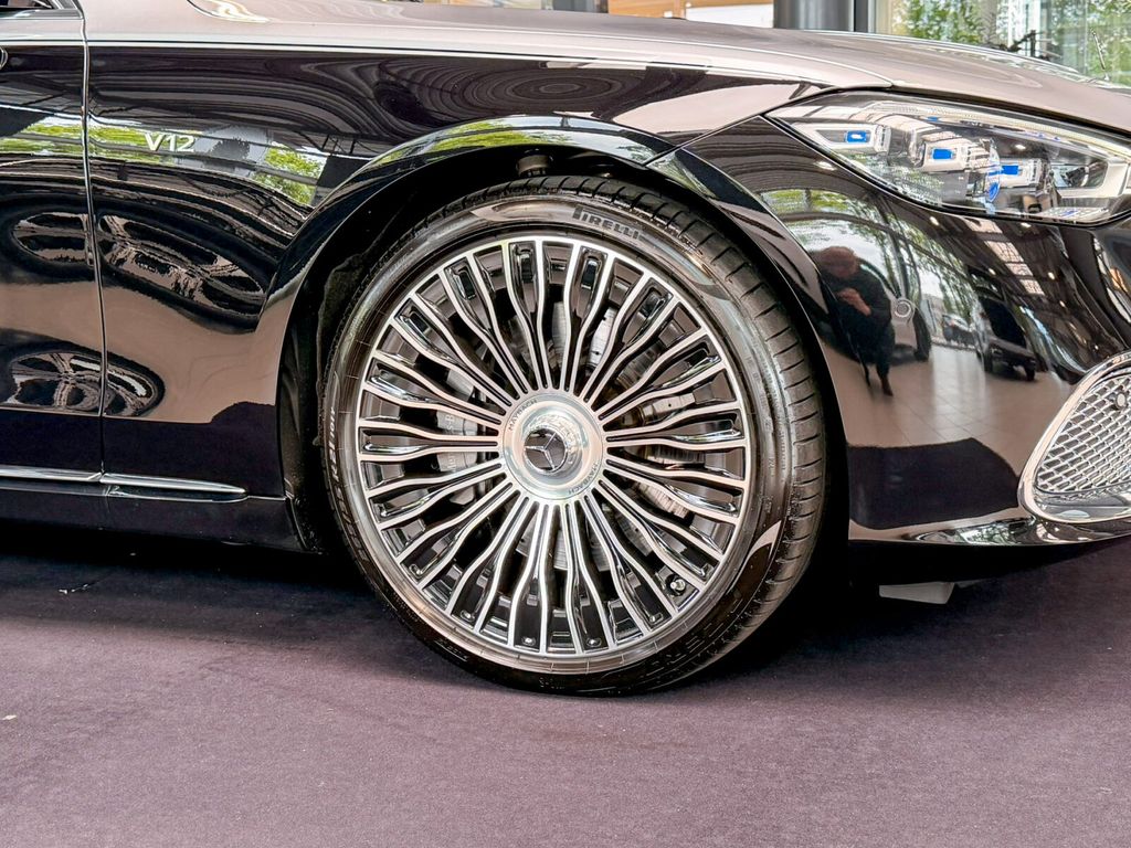 Mercedes-Benz S 680 2024 г. Чёрный, пробег 28469 км