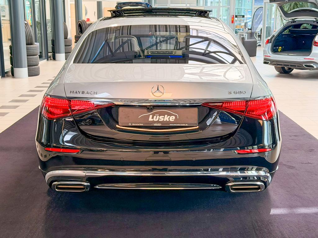 Mercedes-Benz S 680 2024 г. Чёрный, пробег 28469 км