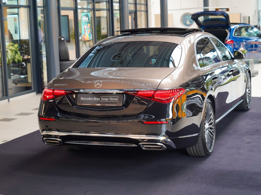 Mercedes-Benz S 680 2024 г. Чёрный, пробег 15327 км