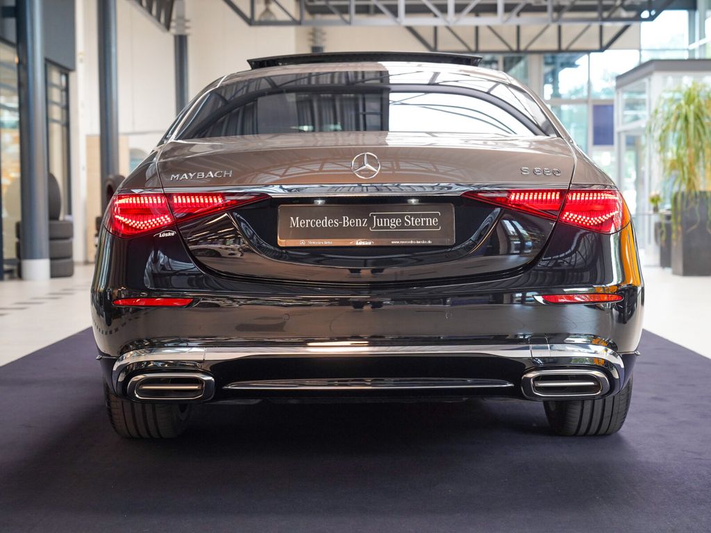 Mercedes-Benz S 680 2024 г. Чёрный, пробег 15327 км