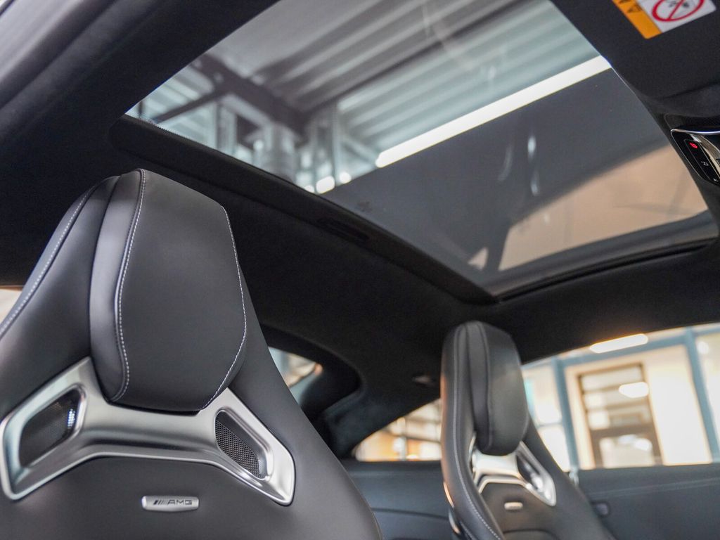 Mercedes-Benz AMG GT 2024 г. Золотистый, пробег 5615 км