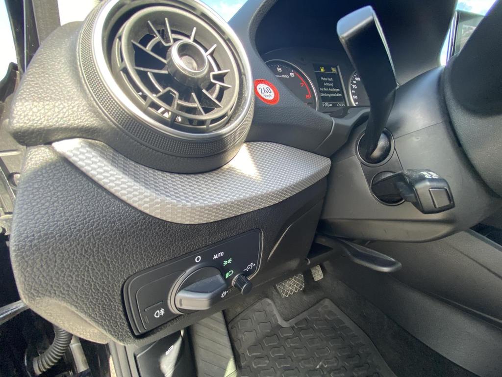 Audi Q2 2023 г. Чёрный, пробег 41502 км