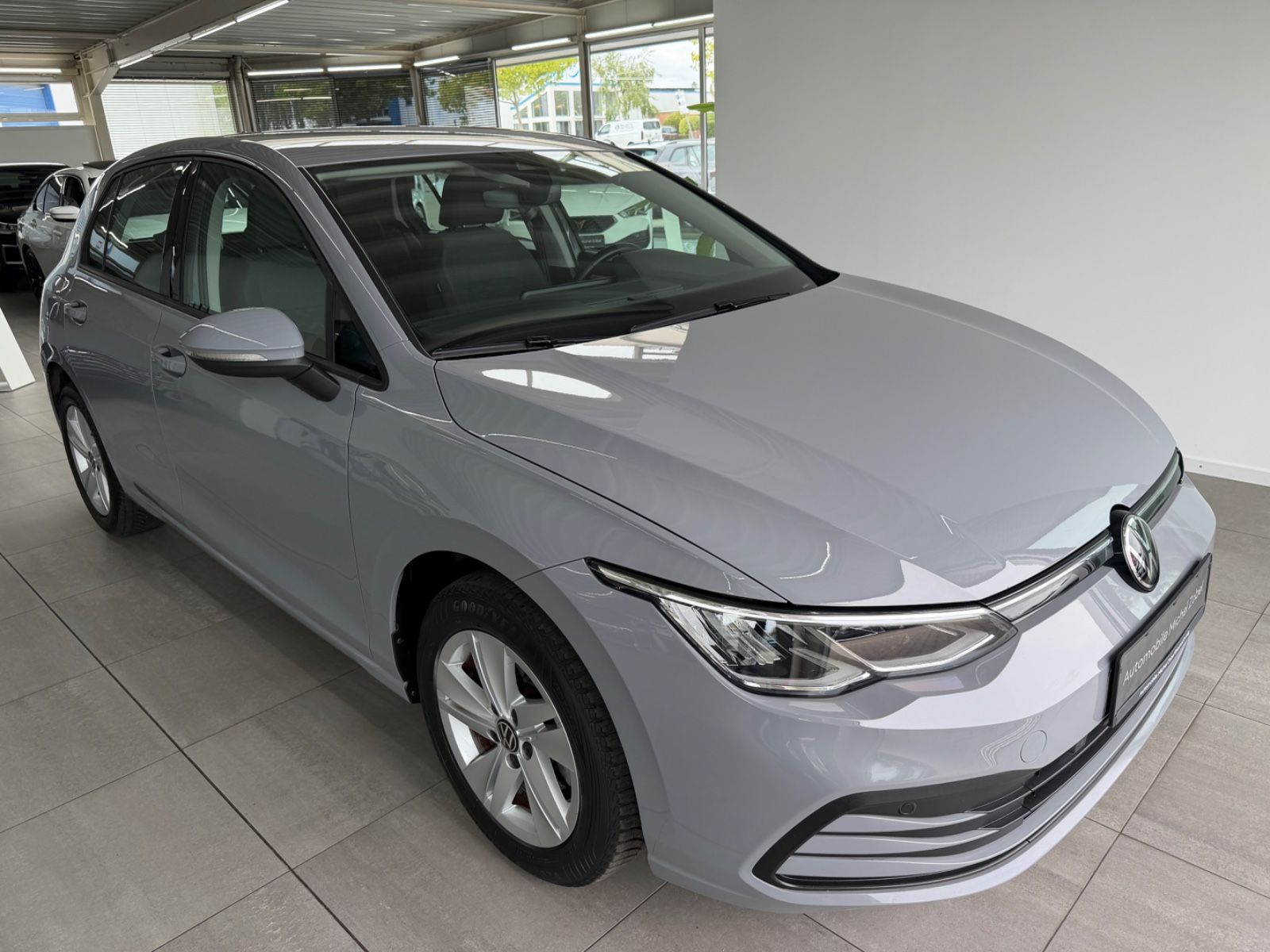 Volkswagen Golf 2023 г. Серый, пробег 30000 км