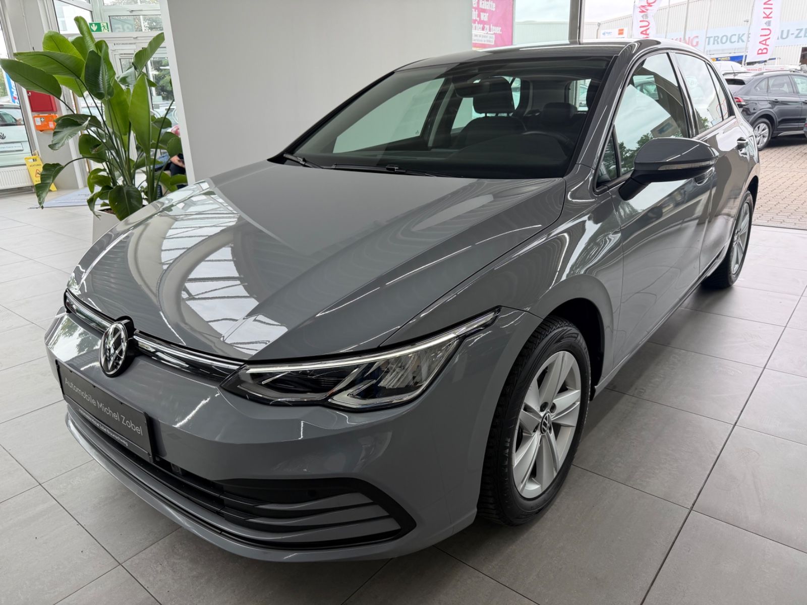 Volkswagen Golf 2023 г. Серый, пробег 30000 км