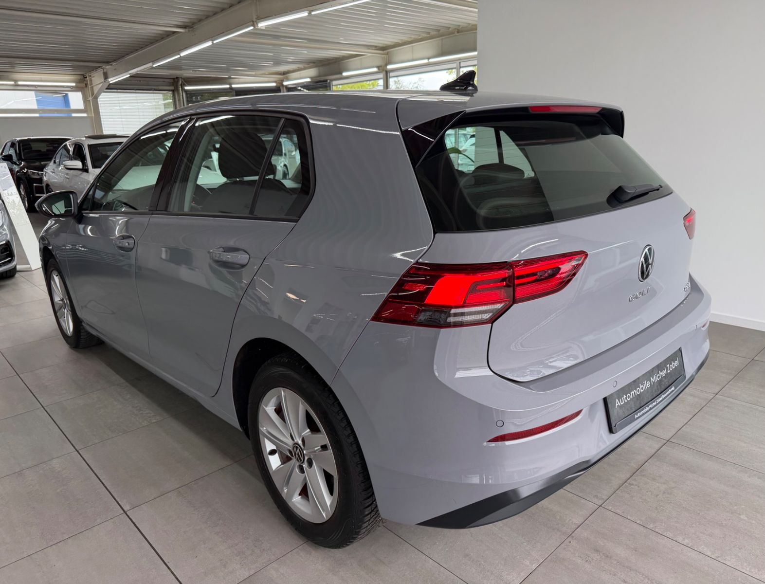 Volkswagen Golf 2023 г. Серый, пробег 30000 км