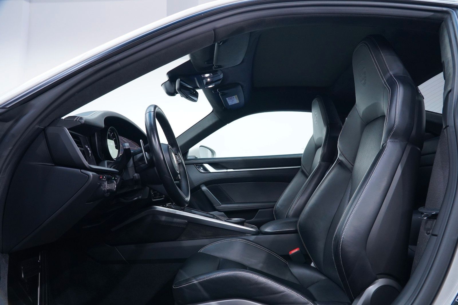 Porsche 992 2021 г. Серый, пробег 35295 км