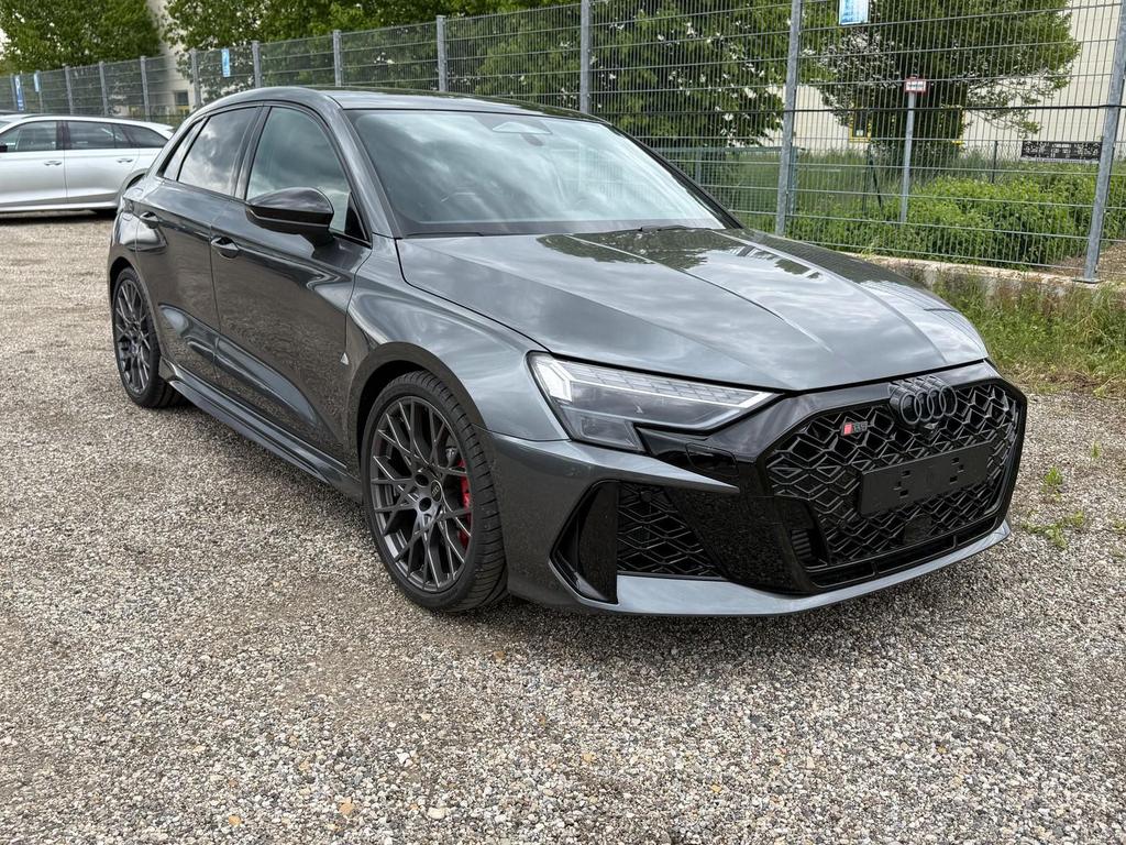 Audi RS3 2026 г. Серый, пробег 1500 км