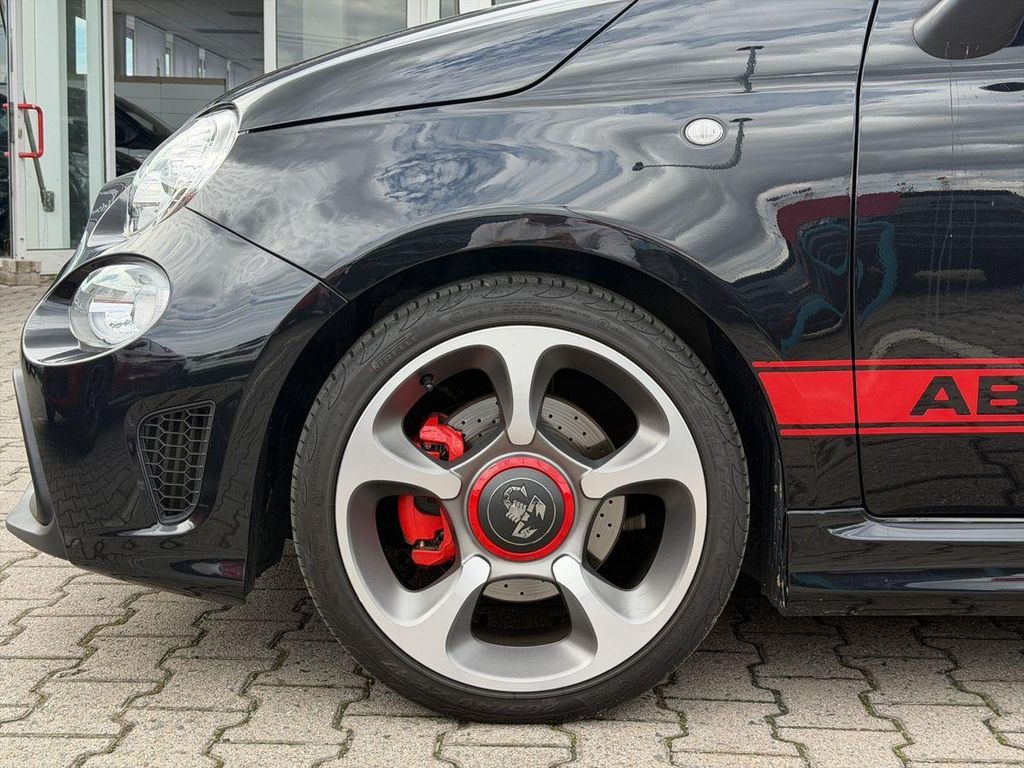 Abarth 595 2022 г. Чёрный, пробег 36925 км