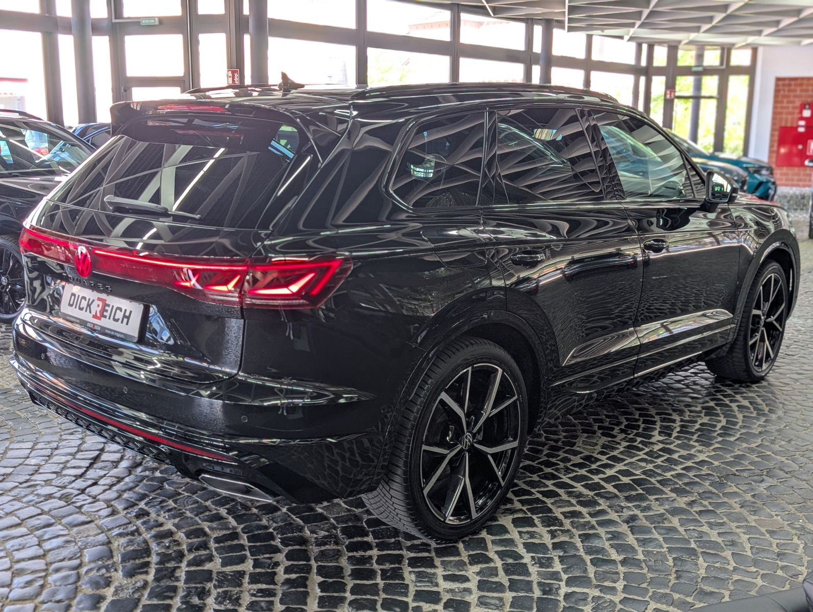 Volkswagen Touareg 2025 г. Чёрный, пробег 23297 км
