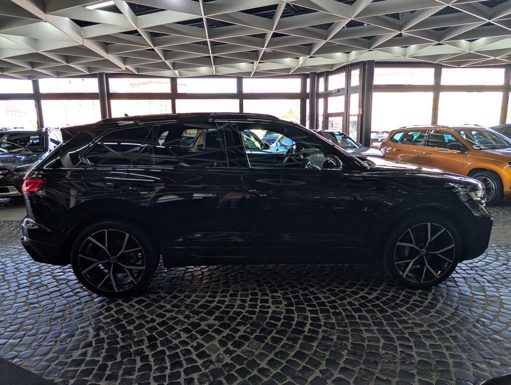 Volkswagen Touareg 2025 г. Чёрный, пробег 23297 км