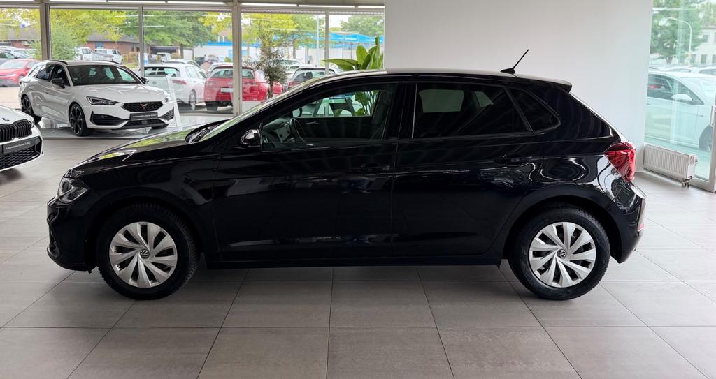 Volkswagen Polo 2023 г. Чёрный, пробег 50000 км