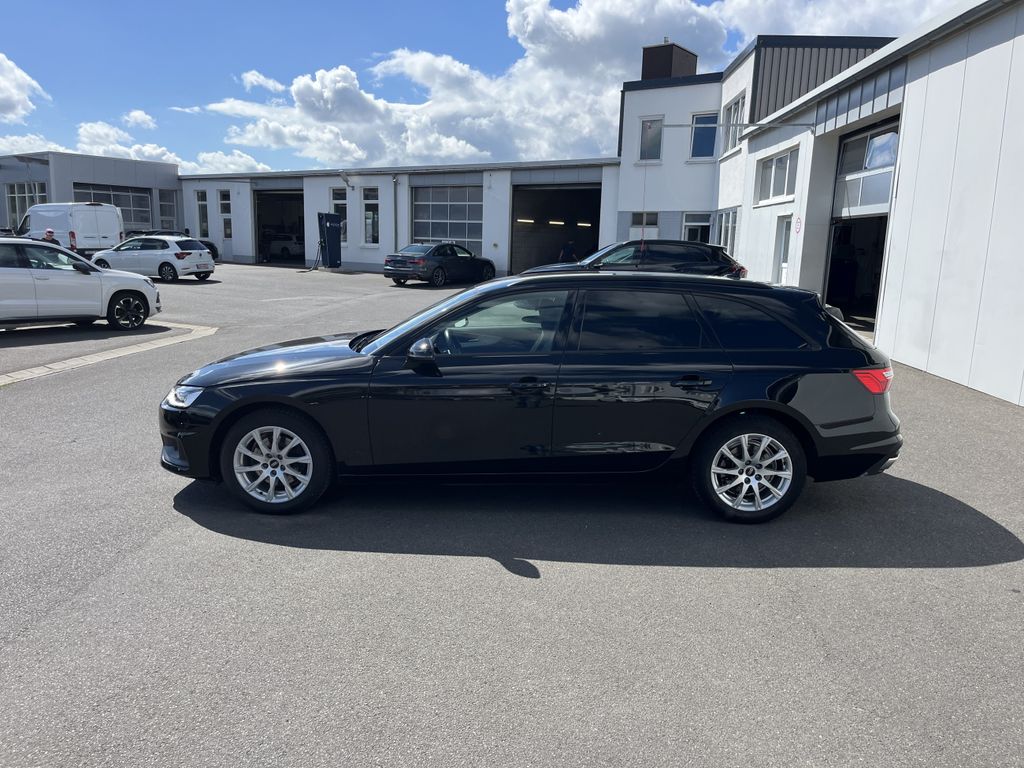Audi A4 2022 г. Чёрный, пробег 50418 км