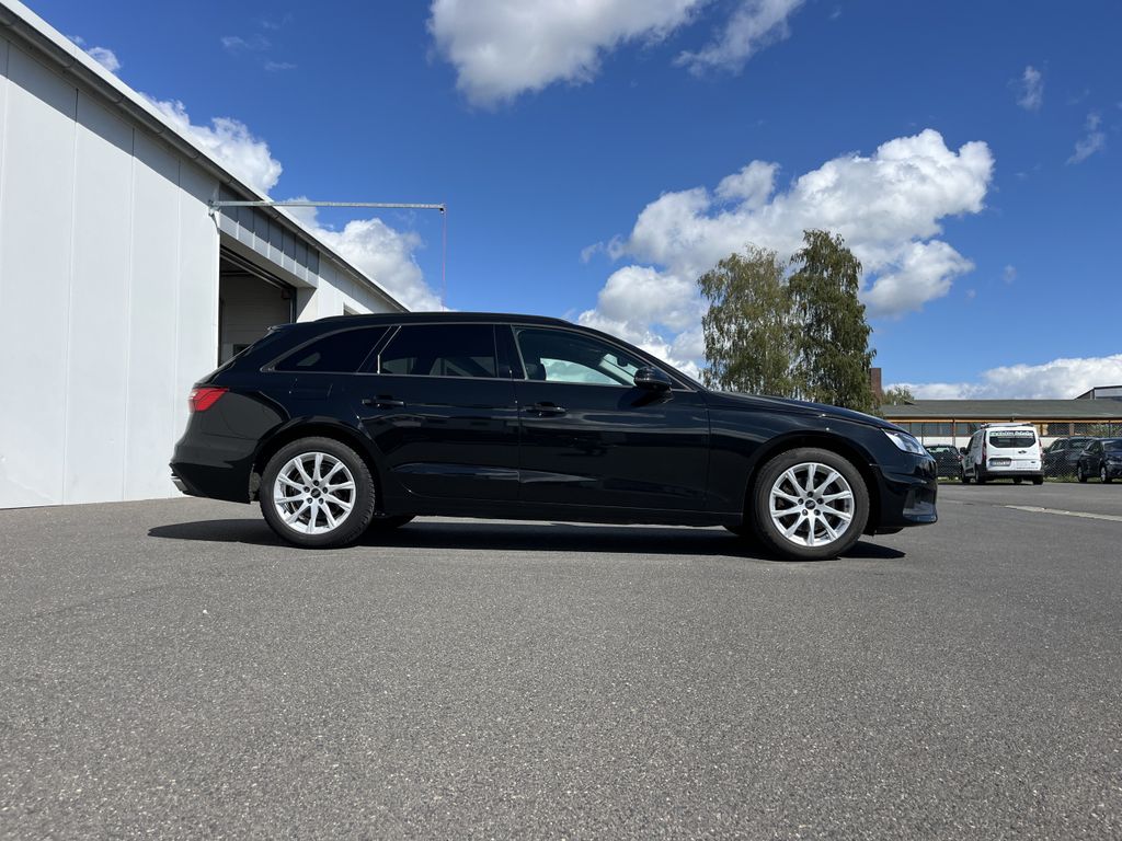 Audi A4 2022 г. Чёрный, пробег 50418 км