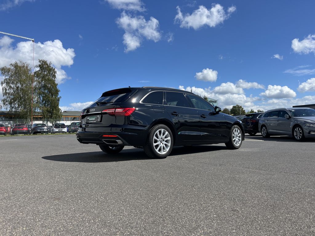 Audi A4 2022 г. Чёрный, пробег 50418 км