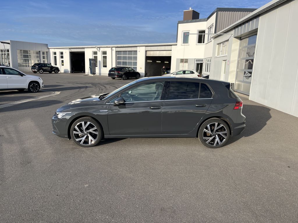 Volkswagen Golf 2024 г. Серый, пробег 29987 км