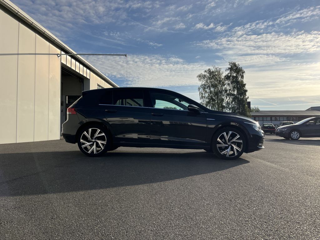 Volkswagen Golf 2024 г. Серый, пробег 29987 км